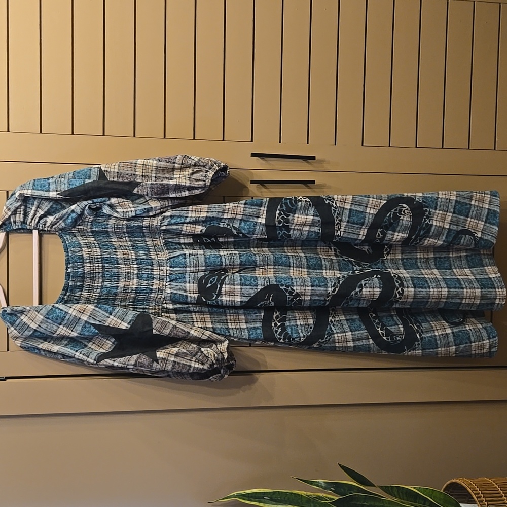 Dressed In LALA Sweet Revenge Smocked Plaid Snake Dress Size Medium - Picture 5 of 12